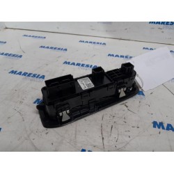 Peugeot - 308 - Multi-functional window switch