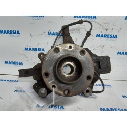 Renault - Megane - Fusee links-voor