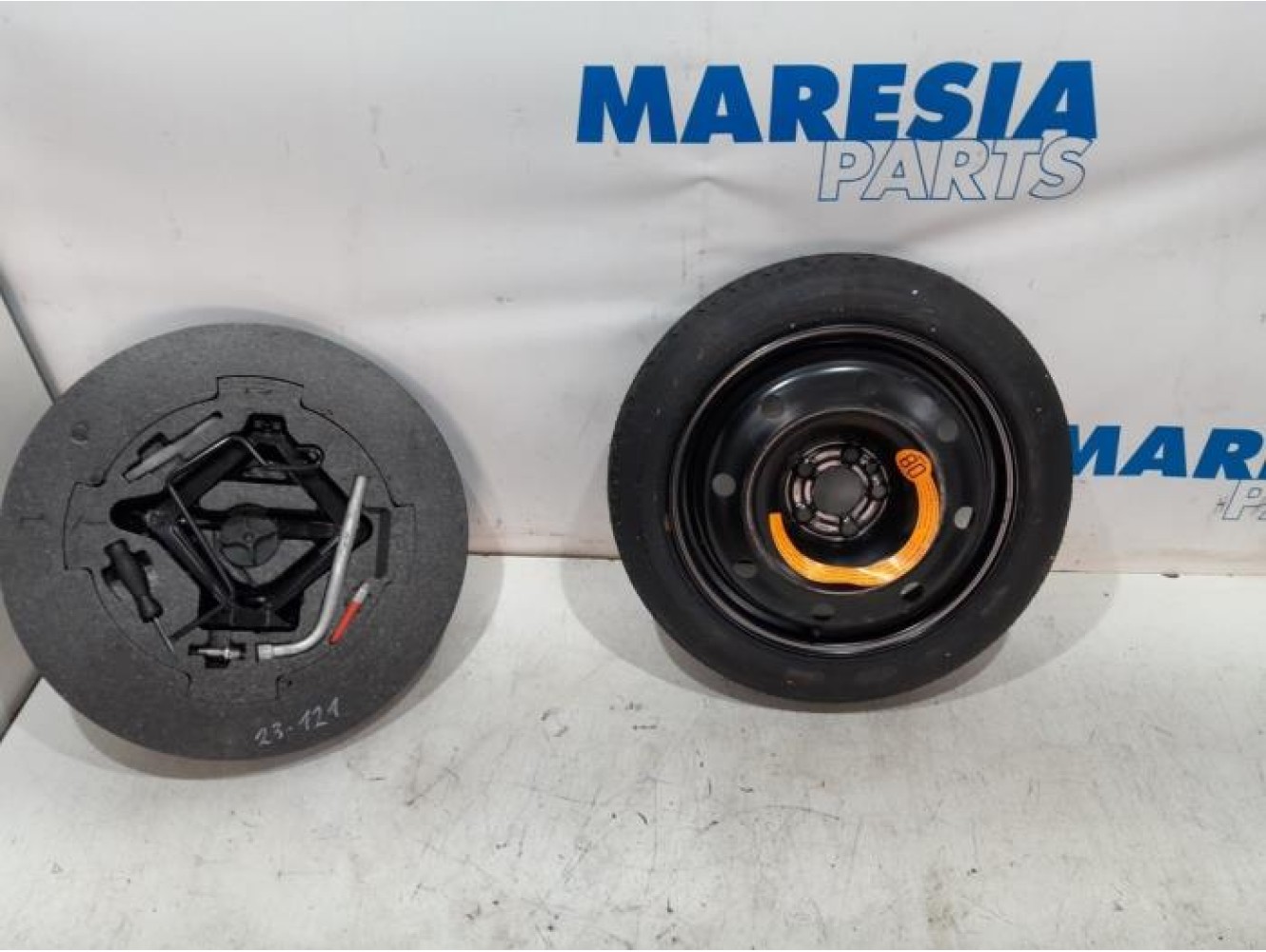 Alfa Romeo - 159 - Krikset + reservewiel