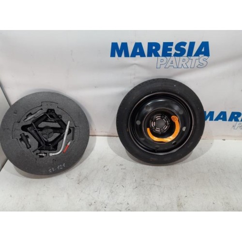Alfa Romeo - 159 - Krikset + reservewiel
