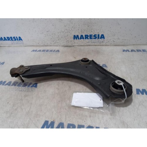 Renault - Megane - Front lower wishbone, right