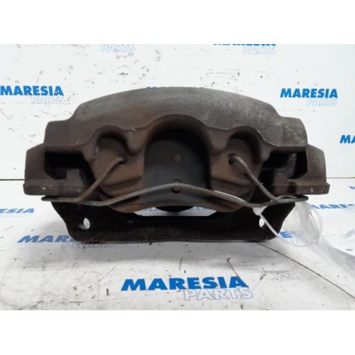 Renault - Megane - Front brake calliper, left
