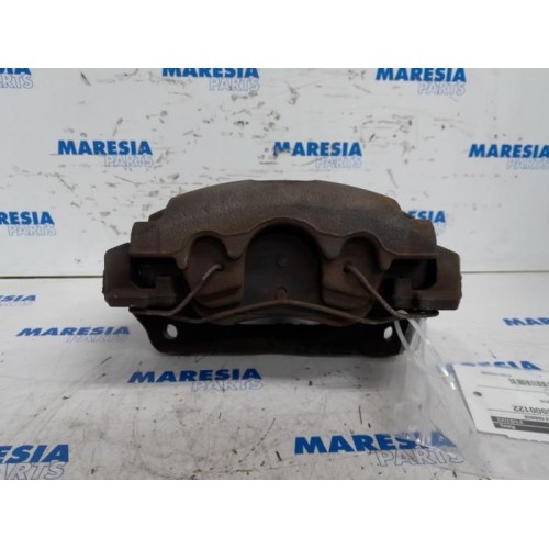 Renault - Megane - Front brake calliper, right
