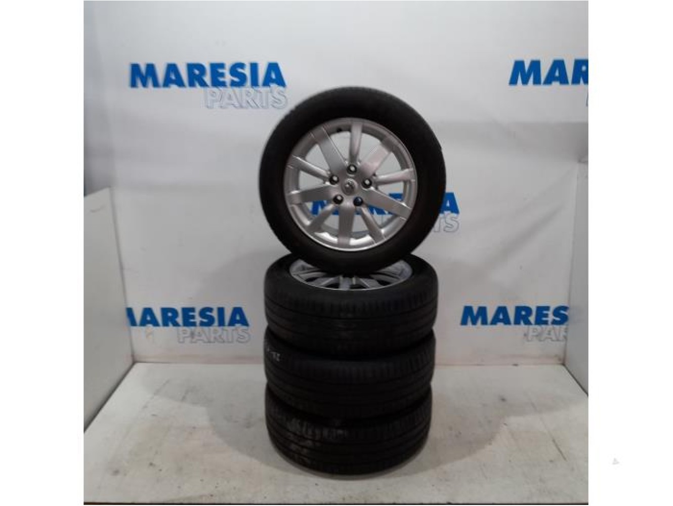 Renault - Megane - Sportvelgenset + banden