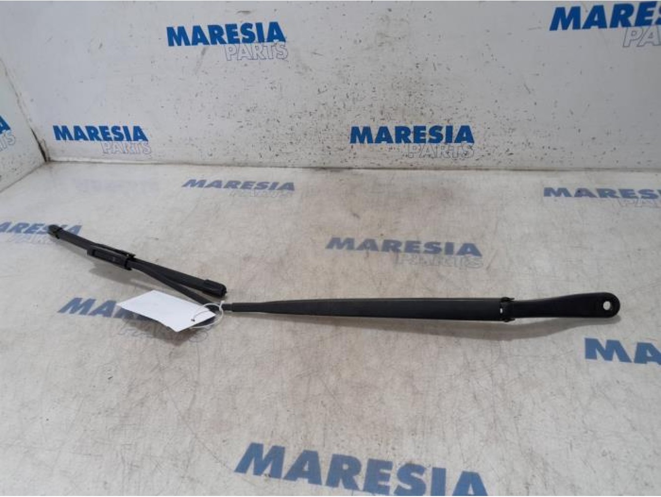 Renault - Megane - Front wiper arm
