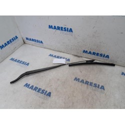 Renault - Megane - Front wiper arm