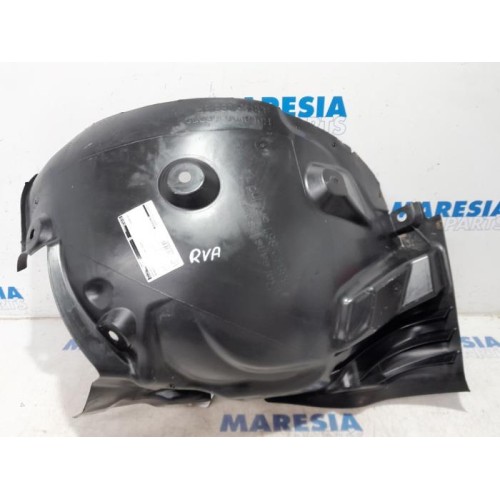 Renault - Megane - Wheel arch liner