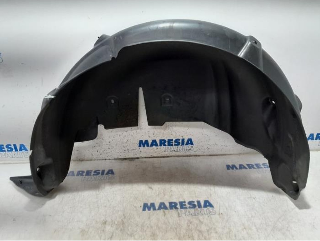 Renault - Megane - Wheel arch liner