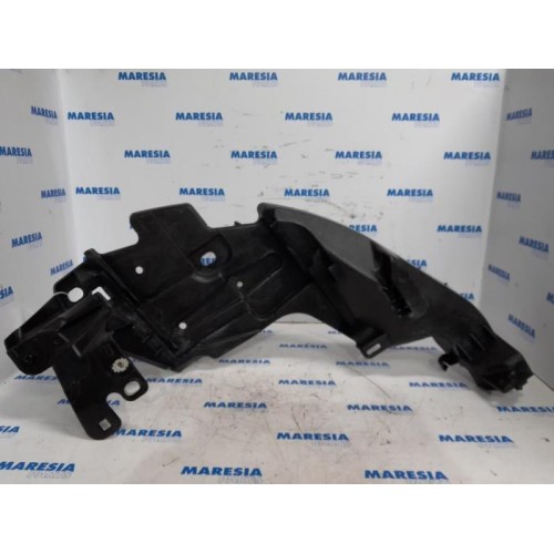 Renault - Megane - Front bumper bracket, right