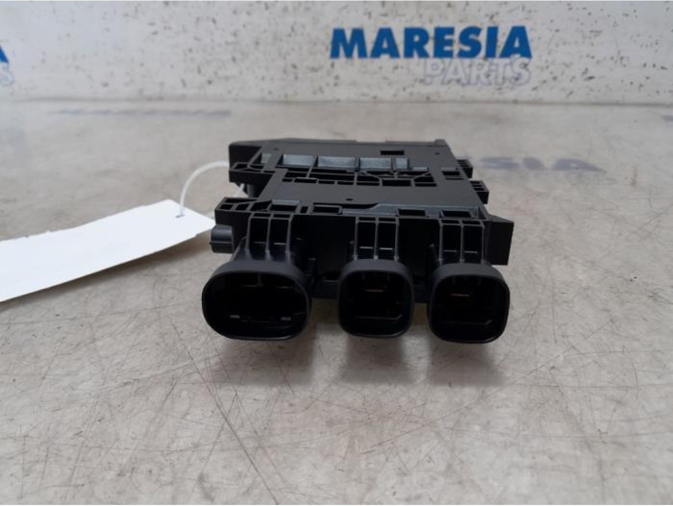 Renault - Megane - Voltage regulator