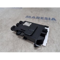 Renault - Megane - Voltage regulator