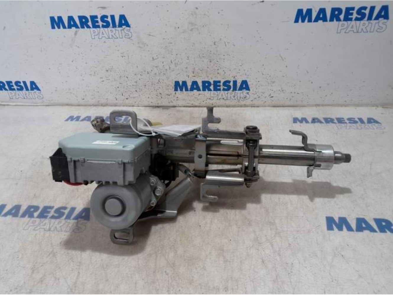 Renault - Megane - Steering column housing