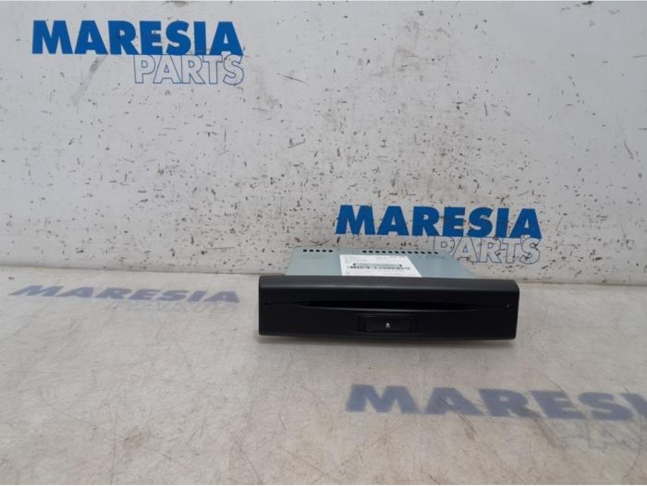 Citroen - C4 Picasso - CD changer