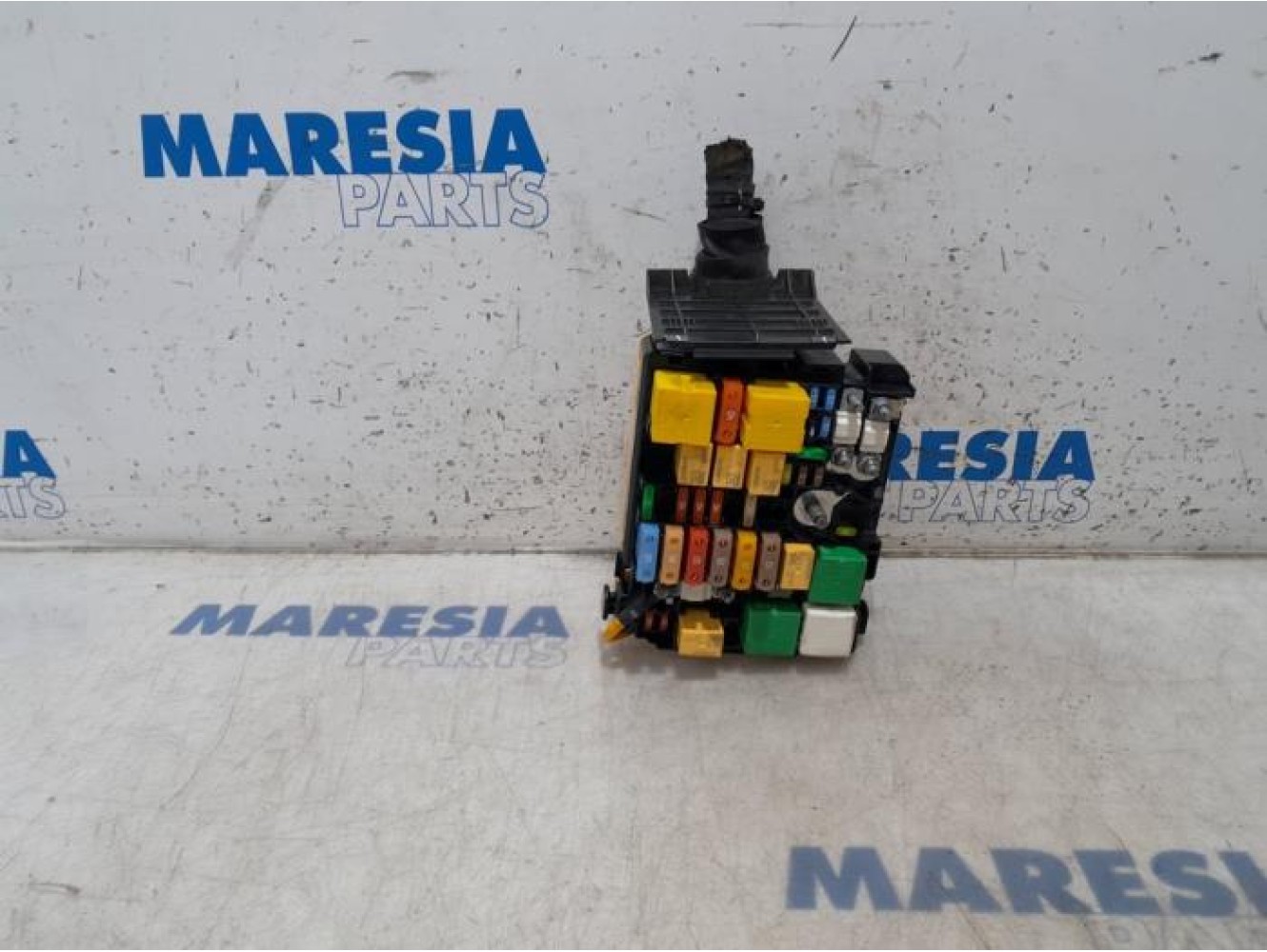 Citroen - C4 Picasso - Fuse box