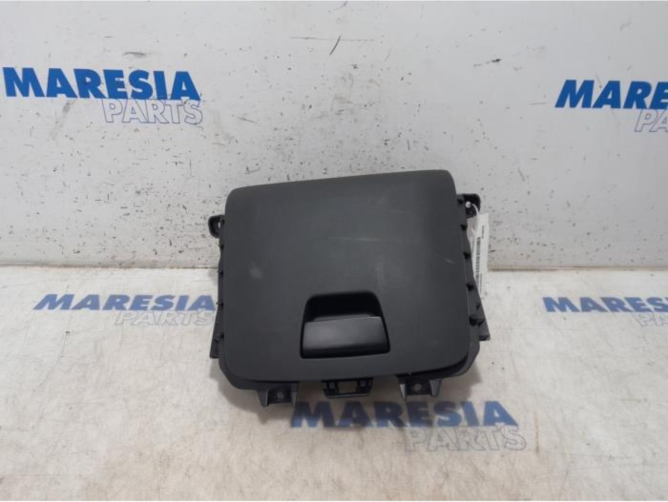 Citroen - C4 Picasso - Glovebox