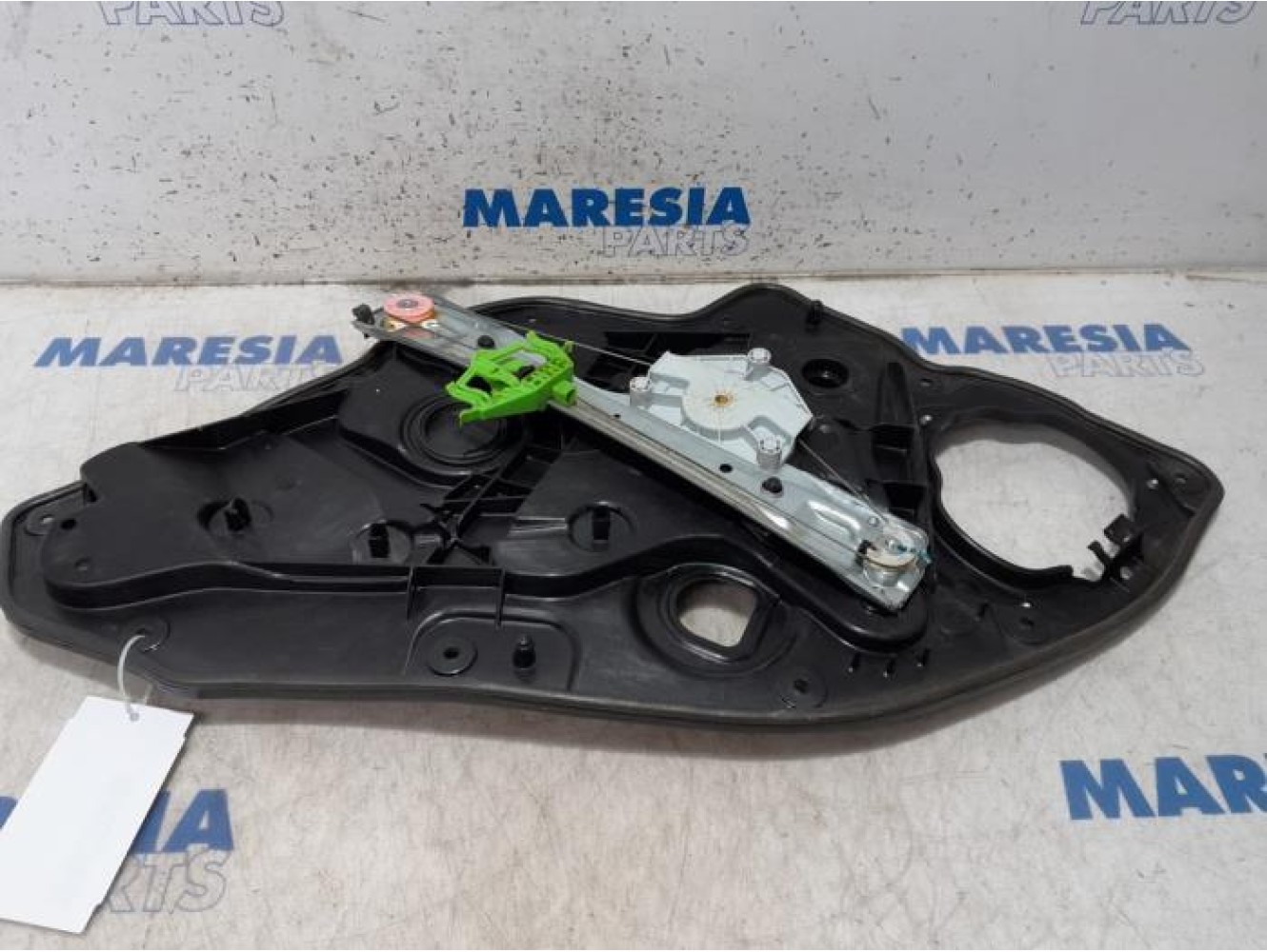 Alfa Romeo - Giulietta - Rear door window mechanism 4-door, right