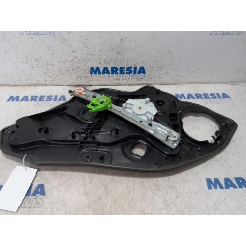 Alfa Romeo - Giulietta - Rear door window mechanism 4-door, right