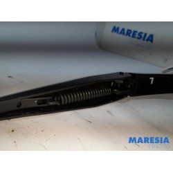 Alfa Romeo - Giulietta - Front wiper arm