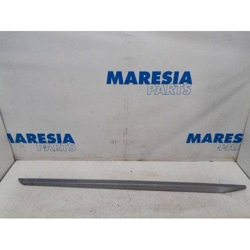 Peugeot - 308 - Side skirt, left