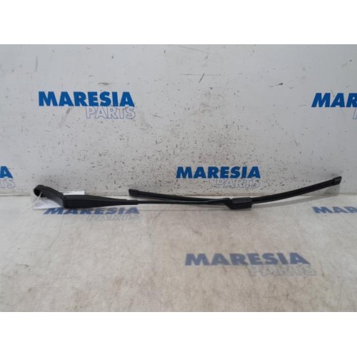 Peugeot - 308 - Front wiper arm
