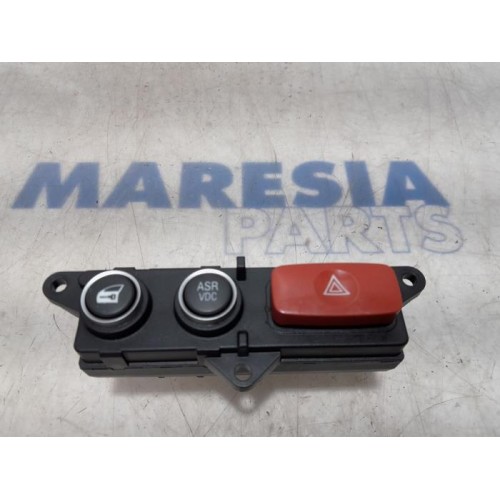 Alfa Romeo - 159 - Panic lighting switch