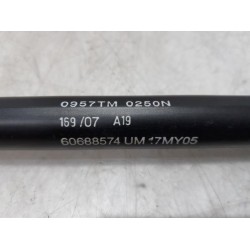 Alfa Romeo - 159 - Set of bonnet gas struts