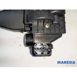 Citroen - DS3 - Tailgate lock mechanism