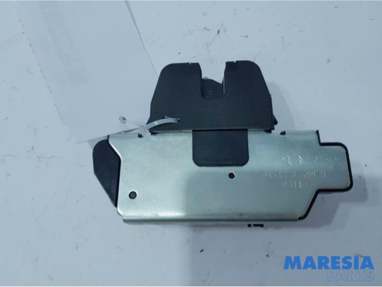 Citroen - DS3 - Tailgate lock mechanism