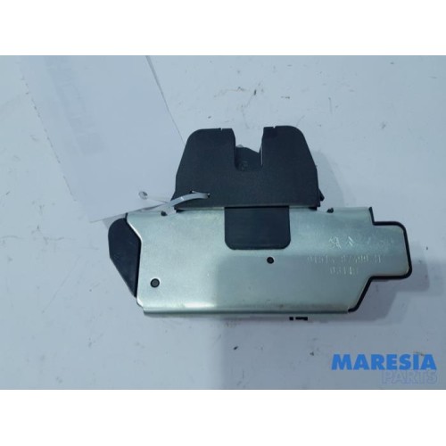 Citroen - DS3 - Tailgate lock mechanism