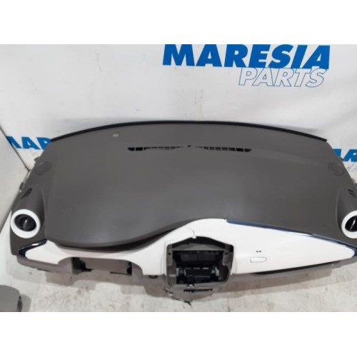 Renault - ZOE - Airbag set + dashboard