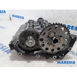 Opel - Vivaro - Camshaft