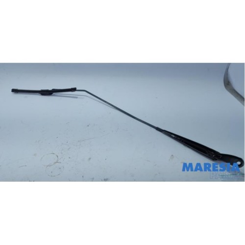 Renault - ZOE - Front wiper arm