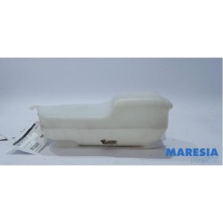 Renault - ZOE - Front windscreen washer reservoir