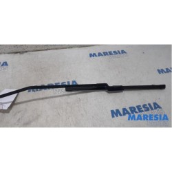 Opel - Vivaro - Front wiper arm