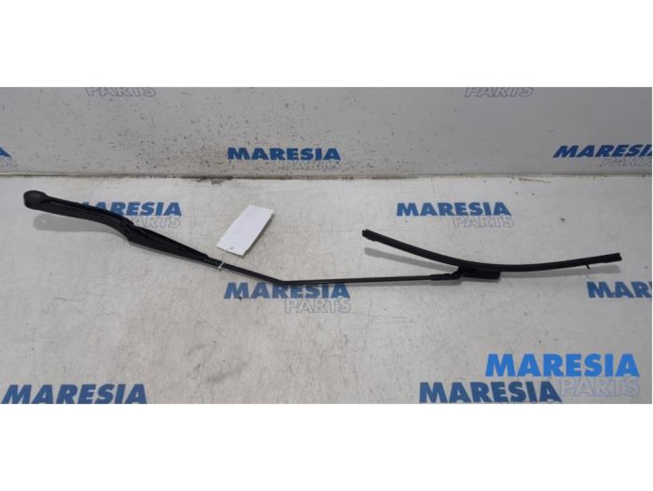 Opel - Vivaro - Front wiper arm
