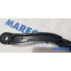 Opel - Vivaro - Front wiper arm