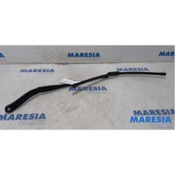 Opel - Vivaro - Front wiper arm