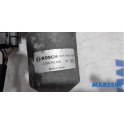 Opel - Vivaro - Front wiper motor