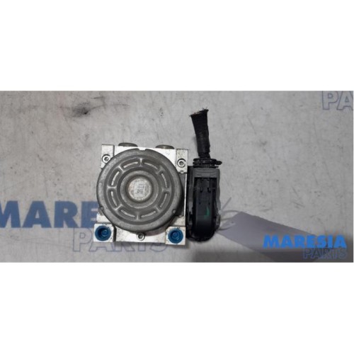 Opel - Vivaro - ABS pump