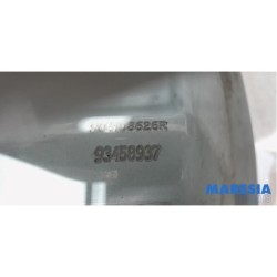 Opel - Vivaro - Tailgate hinge