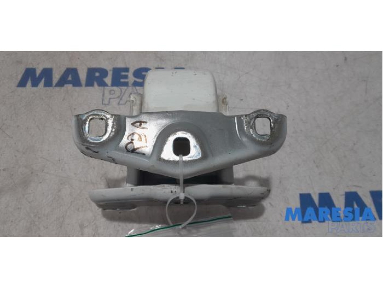 Opel - Vivaro - Tailgate hinge
