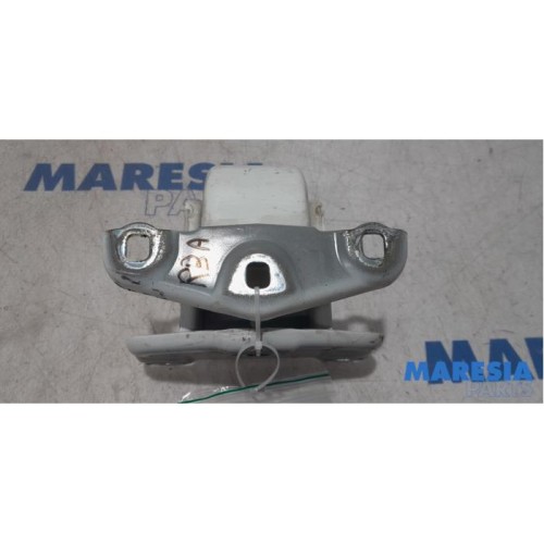 Opel - Vivaro - Tailgate hinge