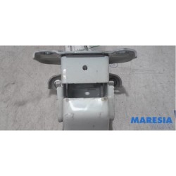 Opel - Vivaro - Tailgate hinge