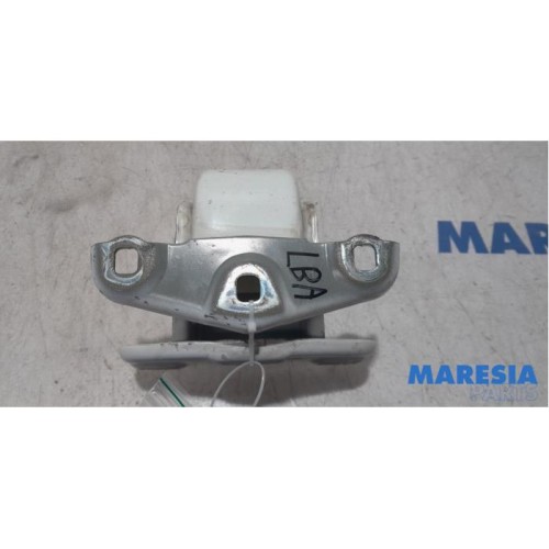 Opel - Vivaro - Tailgate hinge