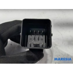 Opel - Vivaro - Glow plug relay