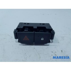 Opel - Vivaro - Panic lighting switch