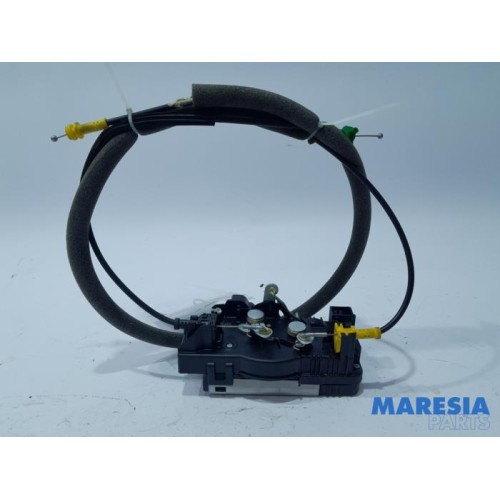 Opel - Vivaro - Minibus/van rear door lock mechanism