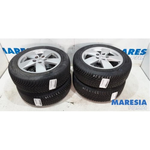 Renault - Scenic - Sport rims set + tires