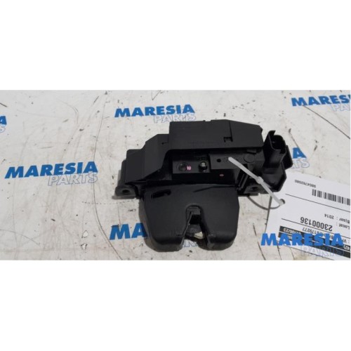 Peugeot - 308 - Tailgate lock mechanism
