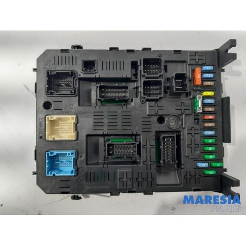 Peugeot - 5008 - Fuse box